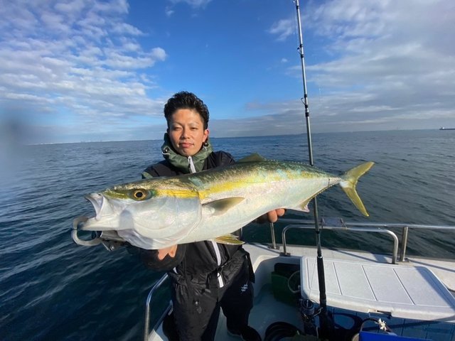 ブリ13 30kg の釣果 年12月8日 林遊船 千葉 江戸川放水路 船釣り予約 キャスティング船釣り予約