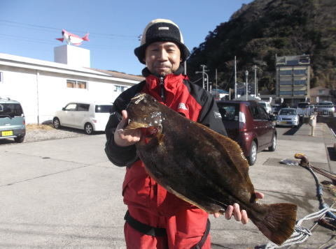 ヒラメ4 10kg 1匹 の釣果 21年1月13日 大栄丸 千葉 小湊港 船釣り予約 キャスティング船釣り予約