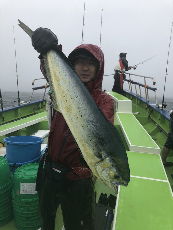 シイラ115cm 1匹 の釣果 21年7月4日 浅八丸 神奈川 平塚新港 船釣り予約 キャスティング船釣り予約