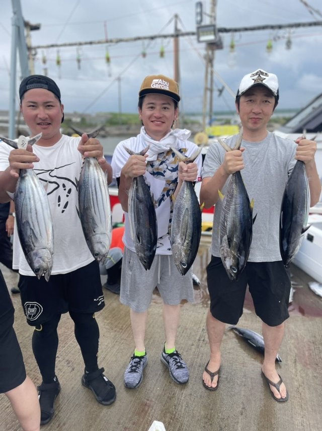 カツオ4 00kg 10匹 の釣果 21年7月11日 日立丸 茨城 日立港第五埠頭 船釣り予約 キャスティング船釣り予約