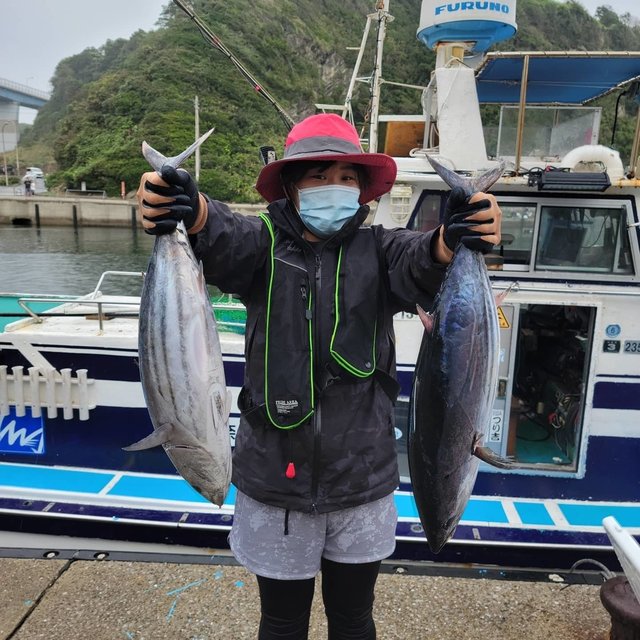 カツオ4 00kg の釣果 21年9月12日 二宮丸 神奈川 宮川港 船釣り予約 キャスティング船釣り予約