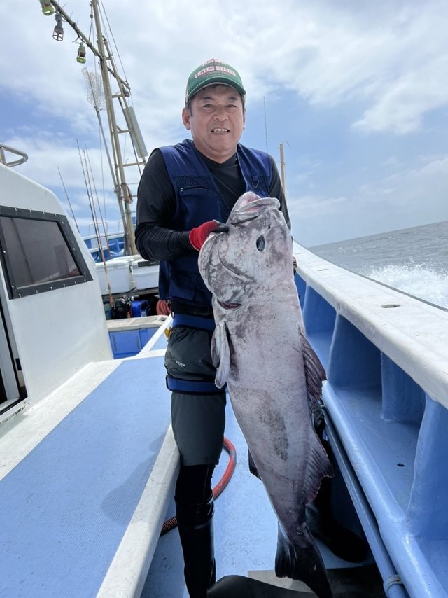 アブラボウズ70 00kg 2匹 の釣果 22年7月25日 幸栄丸 茨城 鹿嶋旧港 船釣り予約 キャスティング船釣り予約