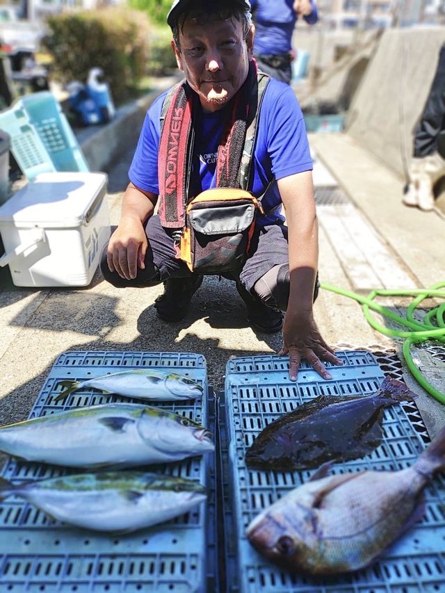 ヒラメ80cm！10匹！の釣果｜2024年8月24日｜釣り船 名田屋（兵庫/明石