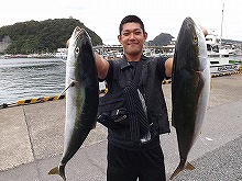 午前◆ワラサ・マダイ釣りプラン◆お得な割引プラン!==1,000円/人OFF==☆☆オススメ☆☆ワラサが釣れてきました!!パワフルな引きと旬の味を満喫♪