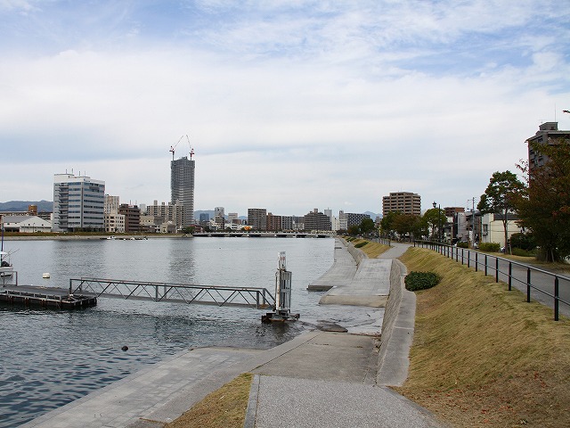 【小川釣具】京橋川沿いから出船します