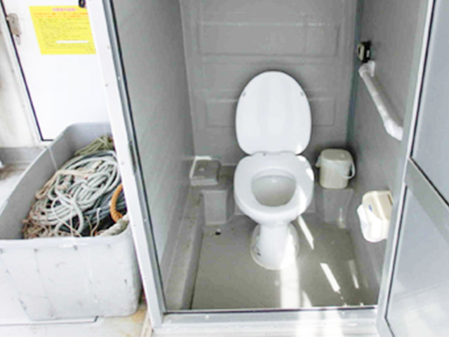 【船釣りカネモ】個室トイレ（2号艇）