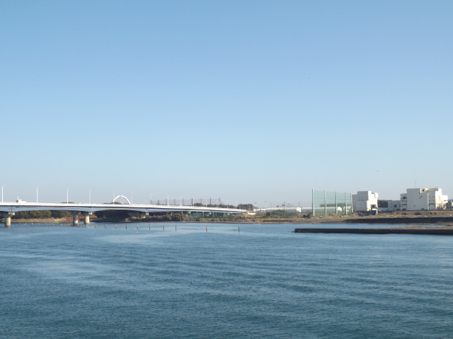 【かりゆし丸】港は相模川の横です