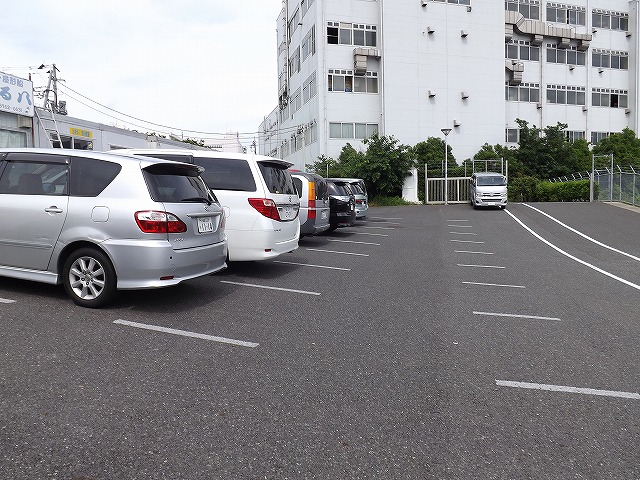 【船宿まる八】駐車場