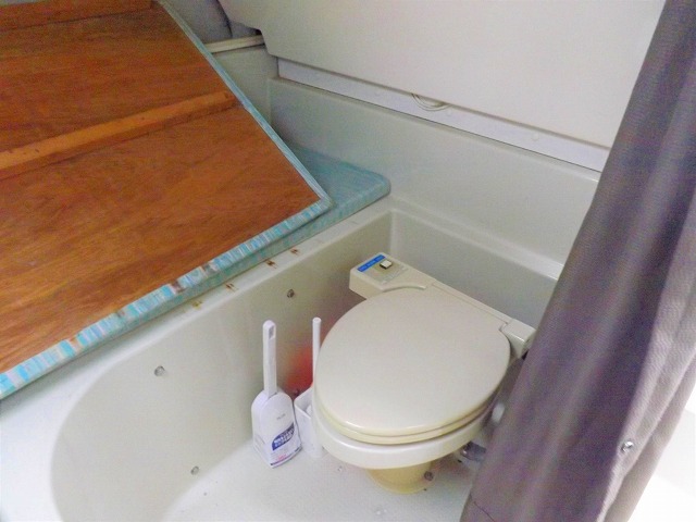 【山本丸】船内水洗トイレ完備