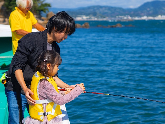 【ラフネ -いちご丸-】親子で釣りをお楽しみ下さい！