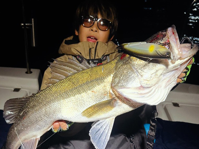 �����Х����