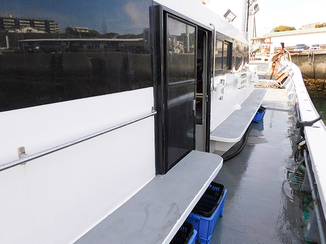 【せいゆう丸】右側釣り席