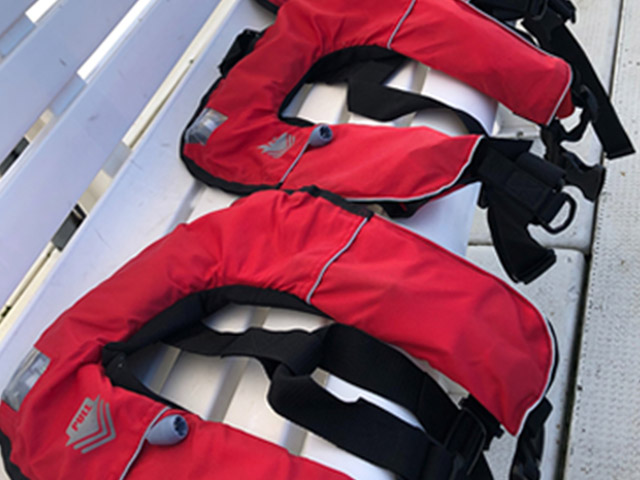 【船釣りまるかつ】ライフジャケット