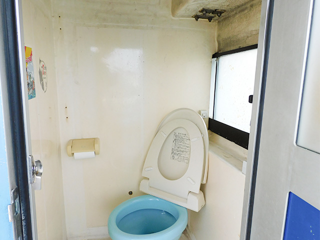 【船釣りまるかつ】個室水洗トイレ